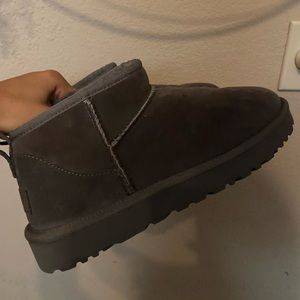 gray uggs